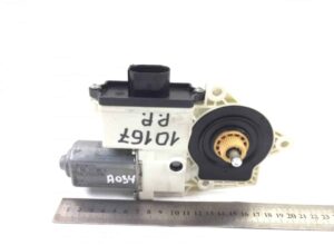 Jobb oldali ablakemelő motor man 8128601/6138 8125970/6108