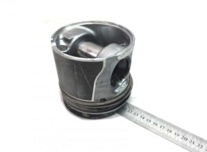 Volvo 21004706 motor dugattyú