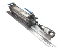 Volvo V0136162 Pneumatikus ajtónyitó henger