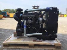 Perkins 1104C-44TAG2 motor rakodógéphez, oldalsó nézet