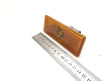 Oldalsó narancssárga LED-es jelzőfény csatlakozóval, kb. 12x4 cm
