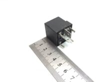 MAN 81259070273 Autó relé, fekete, 12V, 5 tűs