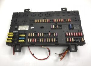 Biztosítéktábla volvo 20476480 p01 24v