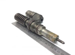 Volvo 1677158 8112818 8118818 üzemanyag-befecskendező