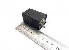 5 tűs autó elektromos relé fekete házzal