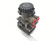 EBS szelep bal első tengely Volvo 20828237/20570906/21122034/20428938/5801290649/7485003022/7420828237/7420428938/7420570906/504100409/7421122034/5801910304