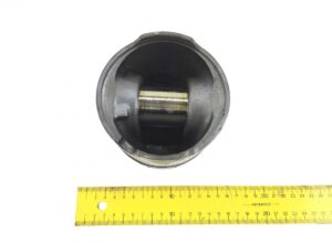 Motor dugattyú 10 cm átmérővel és 10 cm magassággal