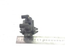Légszelep Scania 337997, fém alkatrész, két menetes kimenettel, kb. 10 cm hosszú