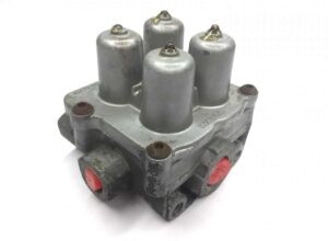 Négyszelepes védőszelep scania 1337904 1356635 1381883 1431049 1505399 1505406