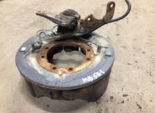Jobb oldali fékdob tartó motor tengelyhez Mercedes A6174233211 / 6174230630 / 6174233211 / A6174230630 / A9424230306 / 9424230306