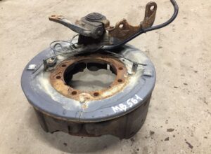 Jobb oldali fékdob tartó motor tengelyhez mercedes a6174233211 / 6174230630 / 6174233211 / a6174230630 / a9424230306 / 9424230306