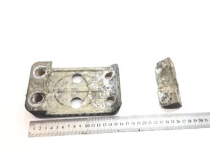Támogatás jobb hátsó hajtótengely sárvédőhöz volvo 20383038 / 20382890