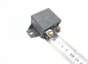 Feszültségrelé bosch 0 332 002 257 24v 50a mercedes