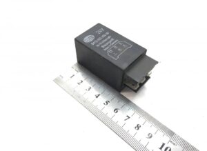 Hella 24v 5wg 002 455-30 szélvédő törlőmotor relé