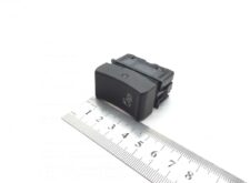 Volvo 23172295 munkalámpa kapcsoló – Méret: 3,5 cm