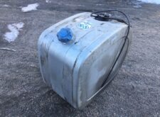 AdBlue tartály Volvo-hoz – Kódok: 21069653, 21220560, 21596914, 21876310