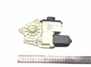 Motor szabályzó bal oldali üveg man 8128601-6138