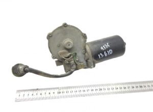 Renault 5010623023 használt szélvédő ablaktörlő motor