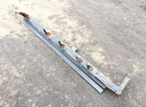 Bal oldali lépcsőlap tartó renault 5010574863, használt