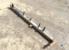 Jobb oldali fém lépcsőlap tartó Renault 5010574868