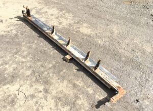 Jobb oldali fém lépcsőlap tartó renault 5010574868