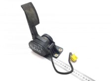 Gyorsítópedál pozícióérzékelővel Mercedeshez – OEM kód: A6283000004 / 6283000004 / 6282900299 / A6282900299