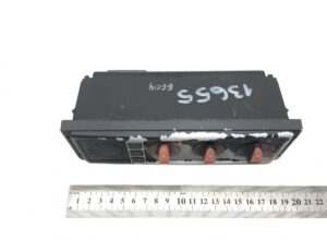 Volvo 21113421 fűtéskapcsoló panel kabinba, 13×6 cm