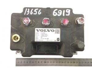 Feszültségátalakító volvo 21519896 / 31504801 / 11069801 revc / mi06 24/400-p / bemenet 24v / kimenet 3-0-16v max 400a