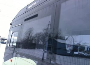 Volvo busz oldalsó ablak, első emelet, bal oldal