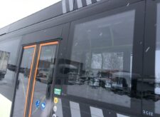 Oldalsó buszablak – jobb első – Volvo 22315129
