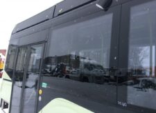 Oldalsó buszablak – jobb első emelet Volvo