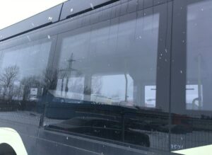 Oldalsó buszablak, első emelet bal, volvo 22315132
