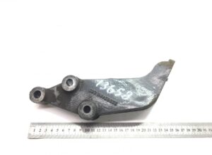Jobb első motor tartó volvo 2006912027 13658