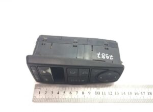 Bal oldali elektromos ablakkapcsoló man – kódok 81258067080, 81258067092, 81258067107