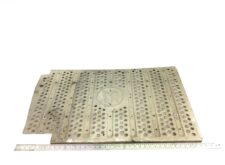 Fém perforált Mercedes A9604923930 / 9604923930 vázfedő lemez
