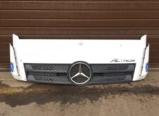 Mercedes Actros középső hűtőrács A9607500309 / A9607500318 / A9607511030 / A9607511130 / A9607501467 / A9607501167