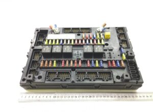 Biztosítéktábla mercedes a0014461358 / a0004468958 / a0004469458
