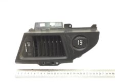 Szellőző a műszerfalon 24V aljzattal Mercedes A9608300454