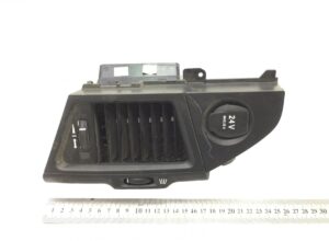 Szellőző a műszerfalon 24v aljzattal mercedes a9608300454