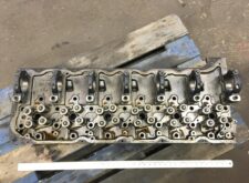 Volvo motor hengerfej – Alkatrész kódok: 21137522, 21266750, 85003130, 85009130, 21576285, 21092150, 21137460