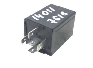 Volvo 14011 7616 12v ablaktörlő motor relé