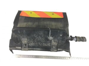 Hátsó jobb másodlagos tengely sárvédő volvo (kódok: 21094394, 21655961, 21094400)
