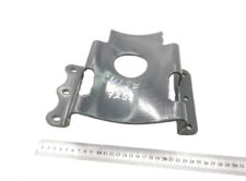 Suport rezervor aer Volvo 20981427 – fém, központi nyílással, kb. 20x15 cm