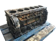 Irisbus 504166510 F2BE3682 hengerblokk motorhoz