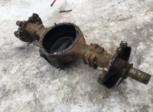 Motor tengely áthidaló irisbus – kód 500023376