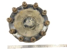 Kerékagy másodlagos tengely jobb féktárcsával Volvo 85107750, 85111448, 85111791, 85114470, 85103803, 21575071, 20567114, 7485114470, 21048400, 20428193, 7420515093, 7421116569