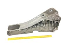 Jobb első fülketartó Renault 7482590197 82311529