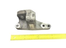 Hátsó bal motor tartó Renault 21364650 – Fém alkatrész