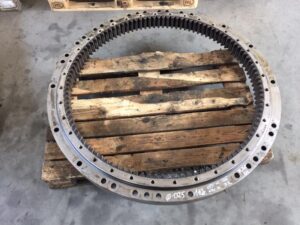 Komatsu pc 240-12 forgózsámoly kotrógéphez