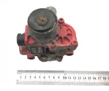 ABS szelep jobb első tengely DAF – Alkatrész 0044296544 / 81524526019 / 8152452-6019 / 1304635 / 1505210 / 0044298744 / 9959212 / 21893128 / 1934974 / 81524526038 / 8152452-6038 / 8152452-5019
